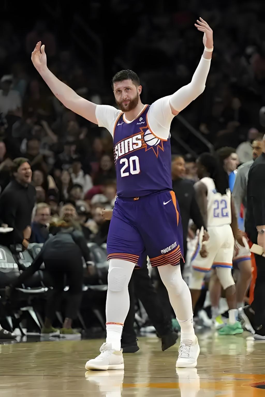 集结日菲尼克斯太阳调整名单以备欧篮联，状态回暖环节打磨，引发热议，高层口径保持一致(菲尼克斯太阳队主场地板)